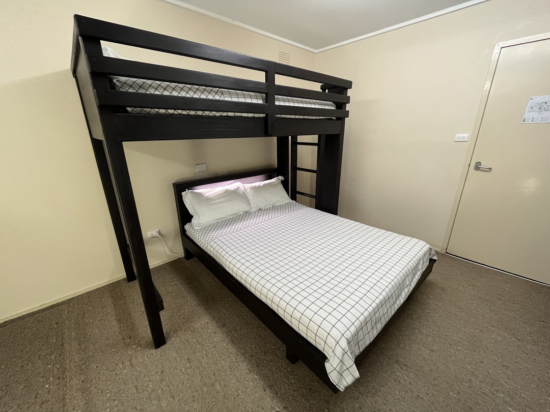 B'Rush Ski Club double bed with bunk 2